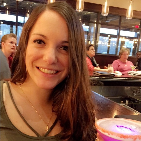 Meet your Posher, Jaclyn - Picture 1 of 1